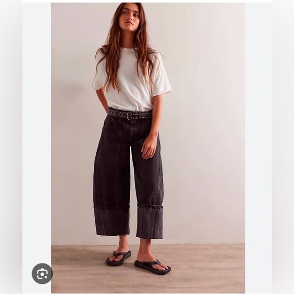 Free people cuffed cropped barrel black jeans nwot size 25 - Picture 1 of 2